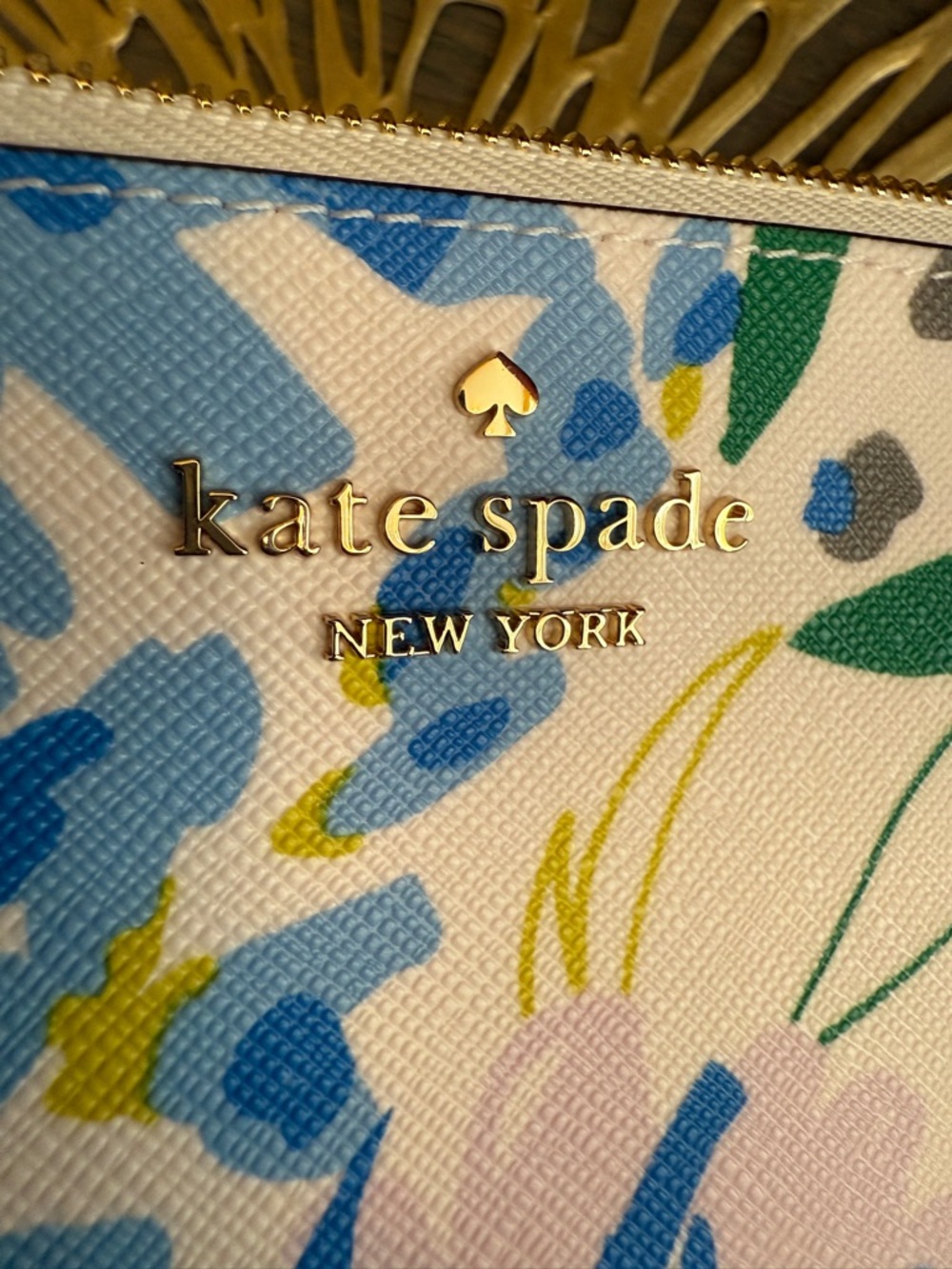 Kate Spade New York Floral Wristlet Mothers Day Bundle - Picture 7 of 8